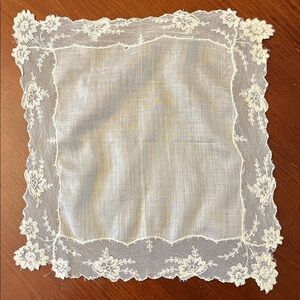 Vintage Victorian Ivory Lace Trim Handkerchief